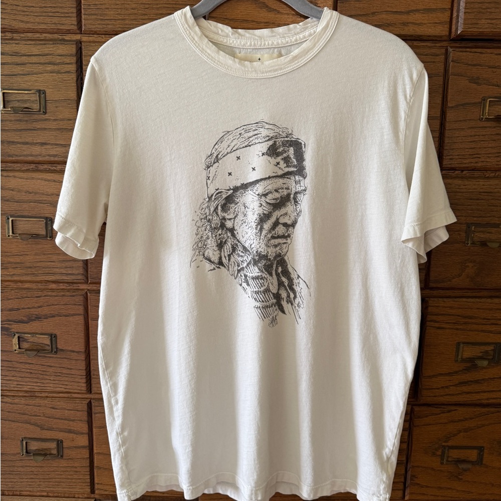 Imogen + Willie size small unisex  Willie Nelson Tee